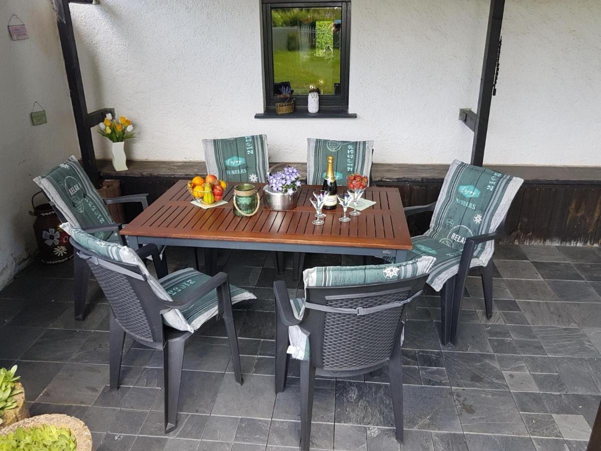 Apartment With Garden In A Wooded Setting Auw bei Prum Exteriér fotografie