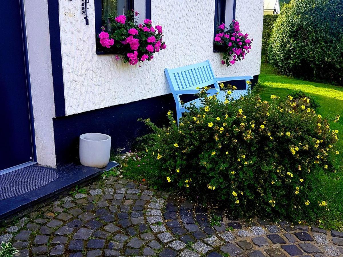 Apartment With Garden In A Wooded Setting Auw bei Prum Exteriér fotografie